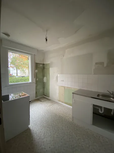 Renovierungsbedürftig - 1 Zimmer-Wohnung mit Balkon — photo 1